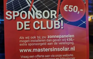 Installeer zonnepanelen én sponsor de club
