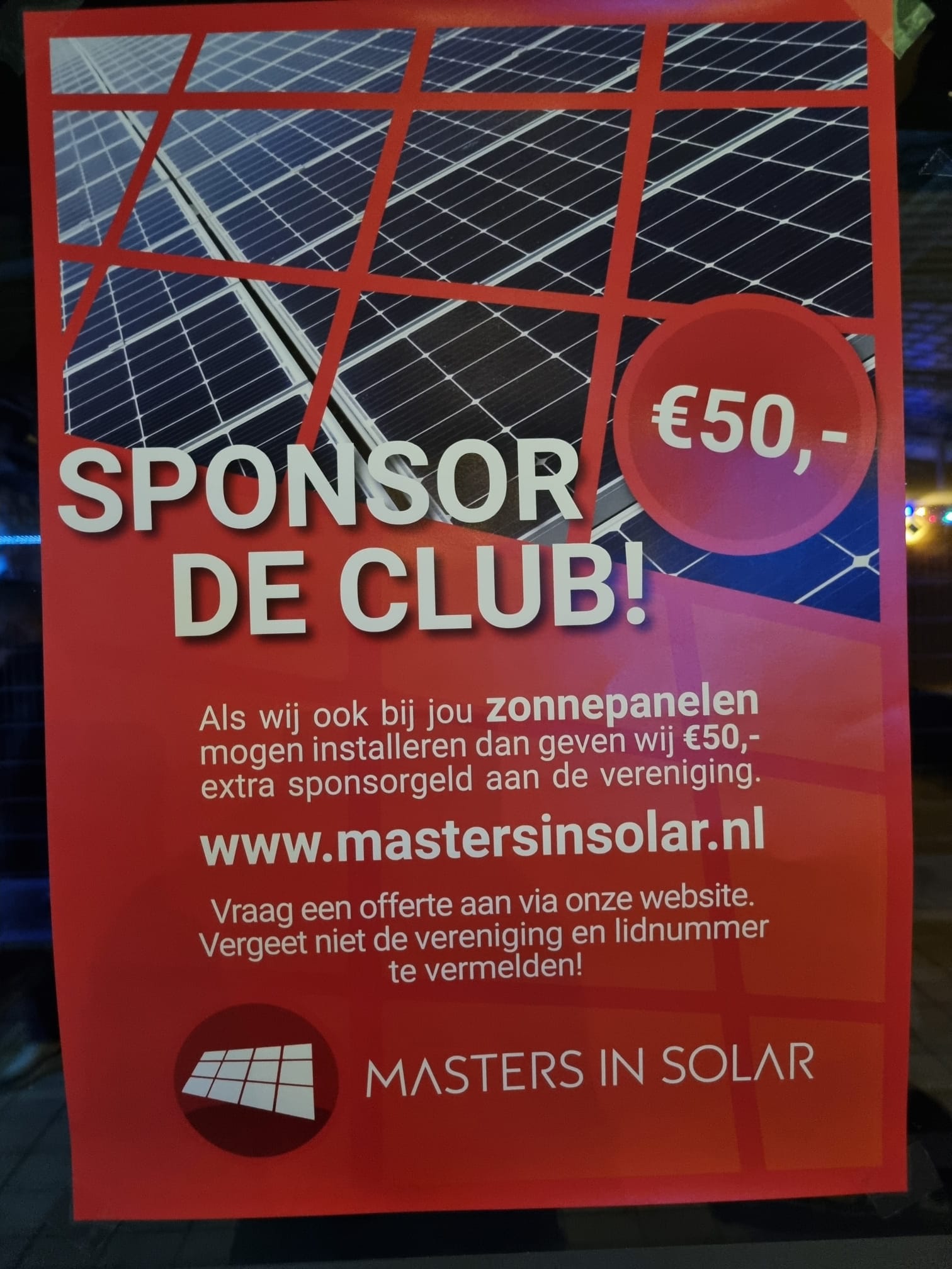 Installeer zonnepanelen én sponsor de club